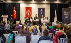 İzmir Bornova'da rahim ağzı kanserine karşı farkındalık etkinliği