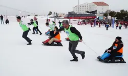 Kayseri Erciyes'te 'Artık Çekilmez Oldun' kızak yarışı