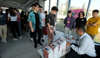 Nasuh Mahruki TEVİTÖL'de  öğrencilerle buluştu