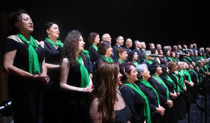 İzmit Belediyesi TSM korosundan muhteşem konser