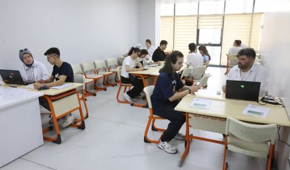 Çayırovalı Gençler Üniversite Hayallerine Kavuştu