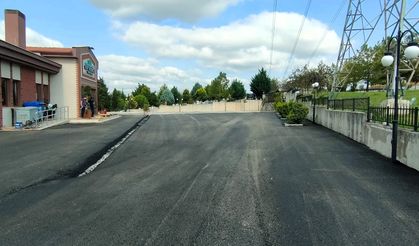 Kent Mezarlığı’nda yollar ve otopark asfaltlandı