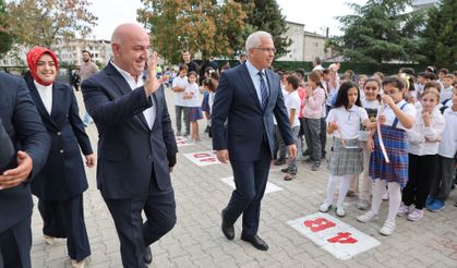 Darıca'da bayrak töreni düzenlendi
