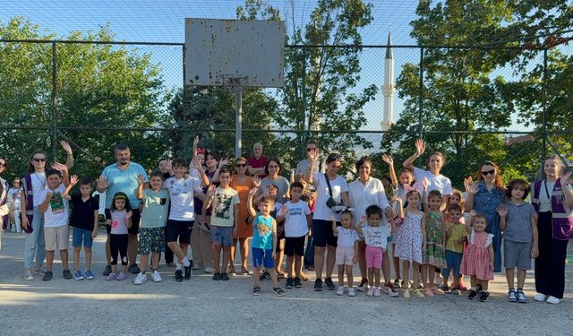 İzmit’te çocuk olmak var! Çocuklar şenlikte doyasıya eğlendi