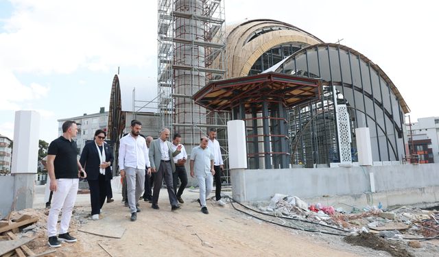 Çiftçi, yapımı devam eden projeleri inceledi