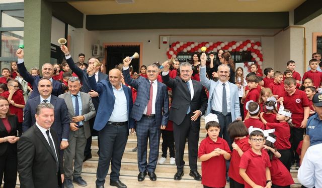 Çayırova’da ilk ders zili Akse İlkokulu’nda çaldı