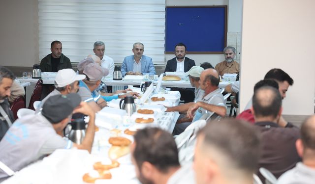 Başkan Çiftçi, temizlik personellerini mesaiye uğurladı