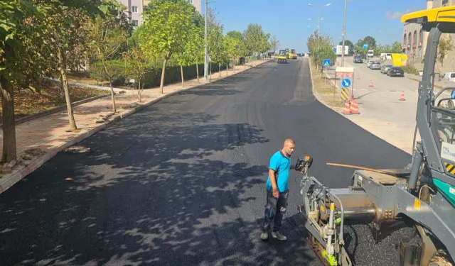 Kocaeli’de Alparslan Bulvarı modern asfaltla yenilendi