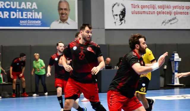 Nilüferli hentbolcular yoluna kayıpsız devam ediyor