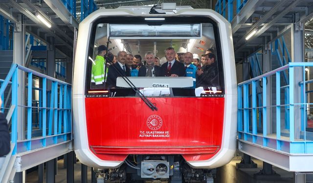 Metro ve tramvay ağı genişliyor, ulaşım filosu büyüyor