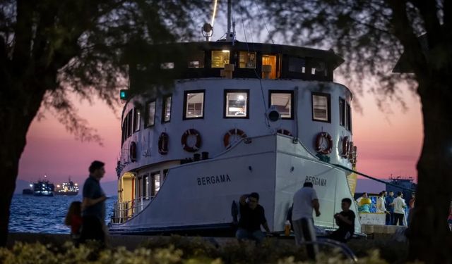 Bergama Vapuru ile İzmir Körfezi’nde tarihe yolculuk