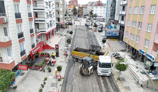Çayırova Adnan Kahveci Caddesi’nde Üstyapı Çalışması