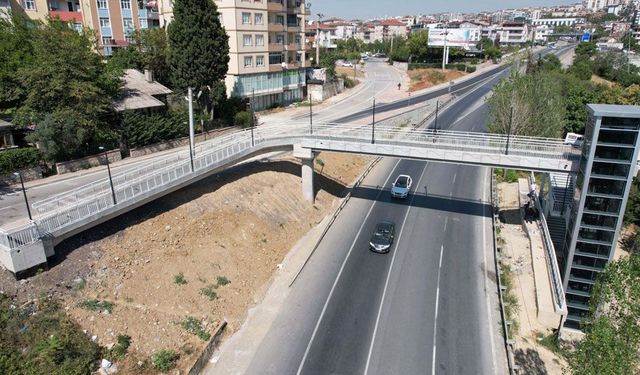 Gebze’deki üst geçit asansörüne bakım çalışması