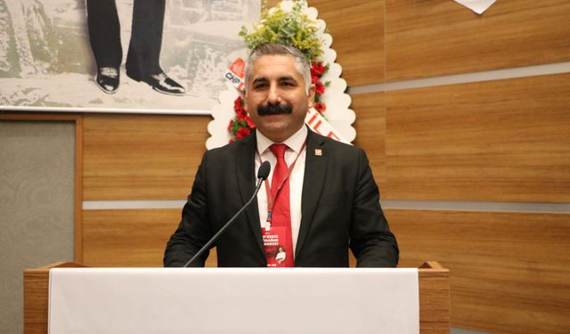 CHP Gebze'de Gökhan Orhan yeniden başkan seçildi