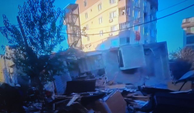 Gebze’de 6 Katlı Bina Çöktü!