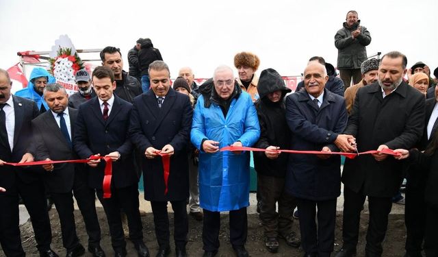 Ensar Öğüt'ün Destek Verdiği Cam Seyir Terası Açıldı