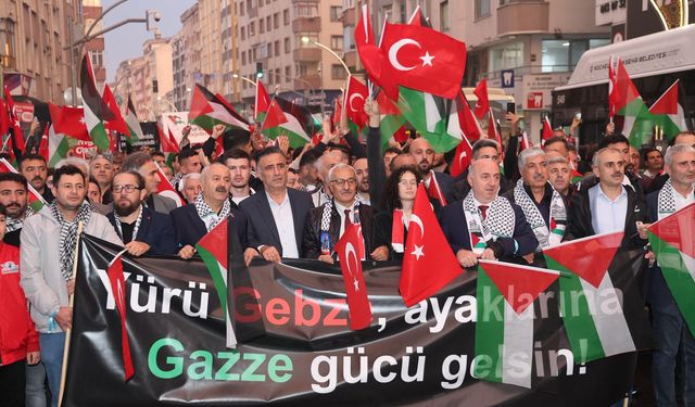 Binlerce Gebzeli Gazze İçin Yürüdü