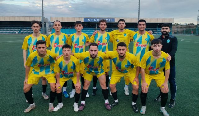 Çayırova Gençlerbirliği,  Kirazlıyalı'yı 3-1 Mağlup Etti