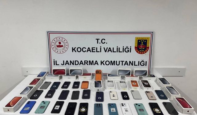 Kocaeli'de 50 adet kaçak akıllı cep telefonu ele geçirildi