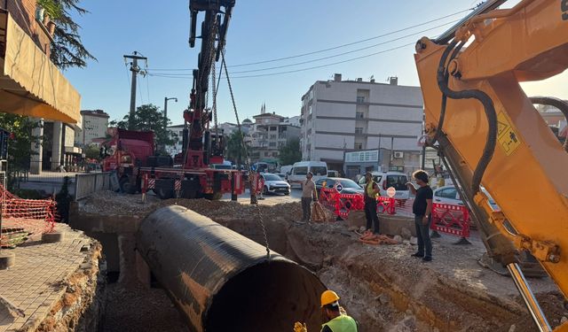 İSU, Çayırova'dan Gebze'ye dere hattı çalışması yapıyor