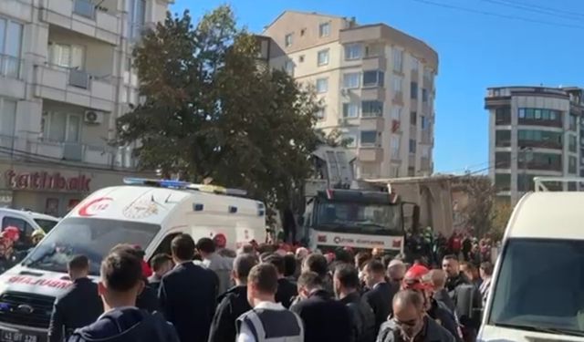 12 yaşında ki Emir’in cansız bedeni enkazdan çıkarıldı!