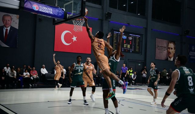 Çayırova Belediyesi 86-80 kazandı