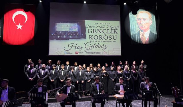 İzmit Belediyesi THM Gençlik Korosu’ndan muhteşem konser