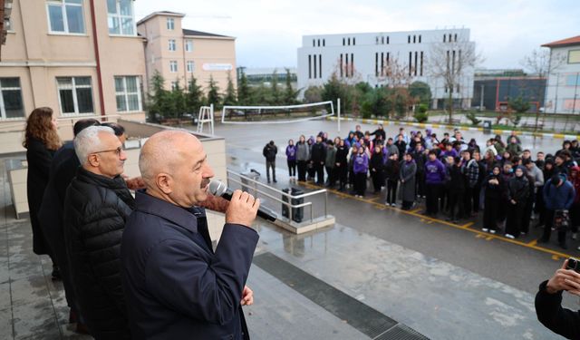 Yücel Boru Fen Lisesi’nde Bayrak Töreni