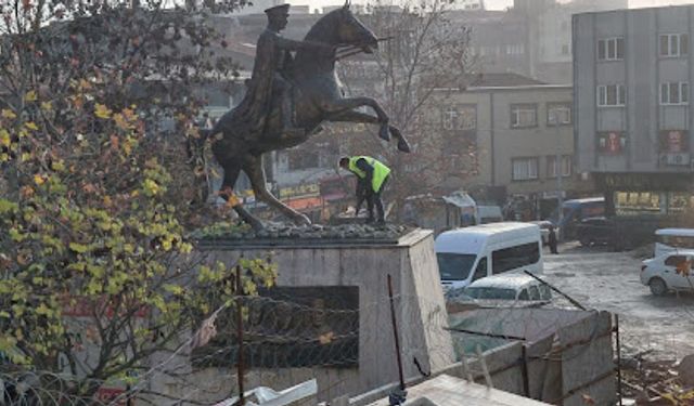 Atatürk Anıtı Taşınıyor: İşte Nedeni!