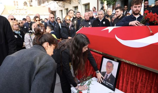 Çeşme efsane başkanını uğurladı