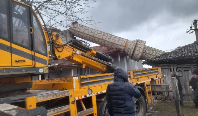 Kocaeli'de Şiddetli Fırtına Hayatı Felç Etti