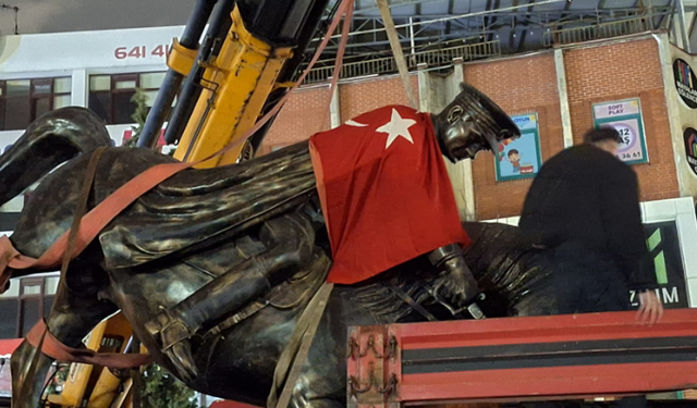 Gebze’de Gece Yarısı Heykel Gerginliği