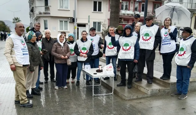 Mudanya'da emeklilerden 'seyyanen zam hemen' eylemi