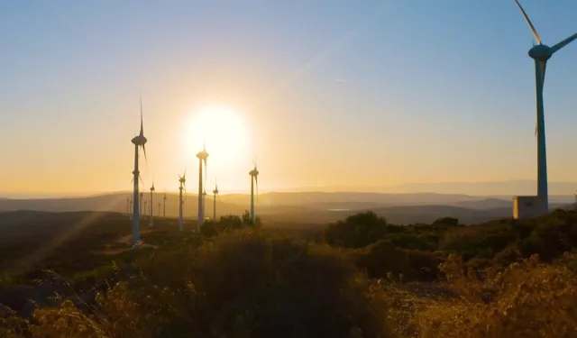 Türkiye'nin elektrik kurulu gücü 122 bin 519 MW'a ulaştı... Yenilenebilir ve yerli kaynaklar öne çıktı