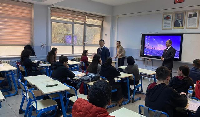 Vali İlhami Aktaş'tan Okul  Ziyareti