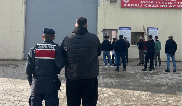 8 yıl 4 ay hapis cezasıyla aranıyordu!