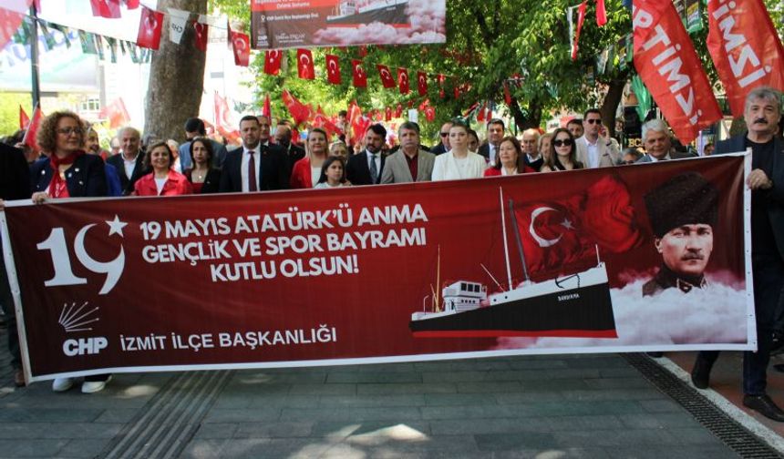CHP İzmit’ten “Bağımsızlık ve Gençlik Yürüyüşü”