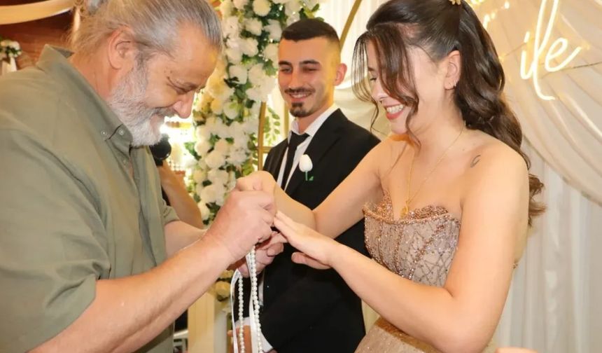 Gazeteci Hakan Avcı kızını nişanladı