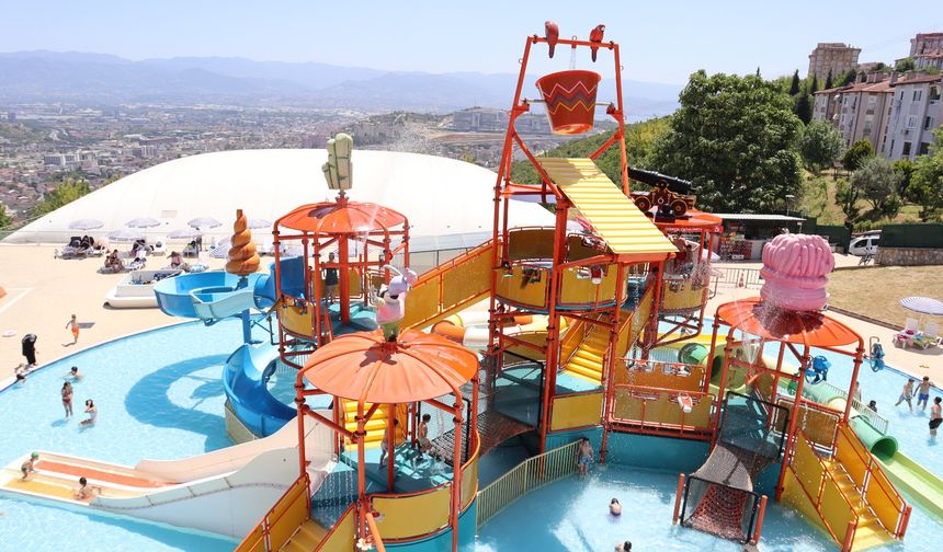 İzmit Belediyesi Aquapark’ı vatandaşları ağırlamaya başladı