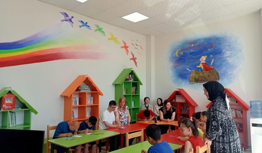 Özel çocuklar İZGİM’de kitaplarla ve el sanatlarıyla tanıştı