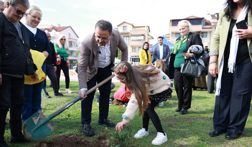 Derince’de fidanlar toprakla buluştu