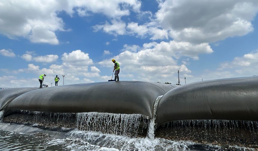 Körfez'de 1.6 milyon metreküp çamur temizlendi!