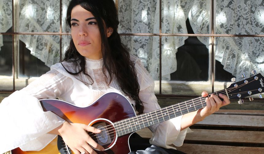 Neslihan, “Vefa” Albümüyle Geri Döndü!