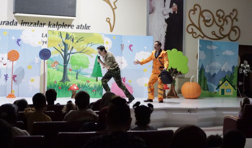 Çocuk Hakları Gününe özel tiyatro gösterisi