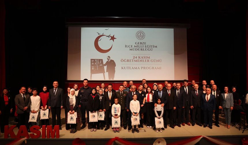 Gebze'de Coşkulu Öğretmenler Günü Kutlaması