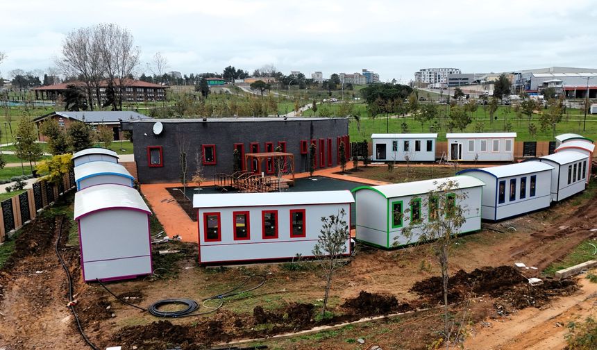 Gebze Millet Bahçesine Lokomotif Çocuk Köyü