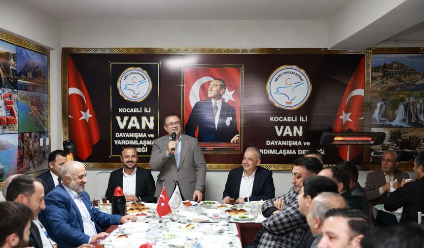 Başkan Gökçe Vanlılarla Bir Araya Geldi