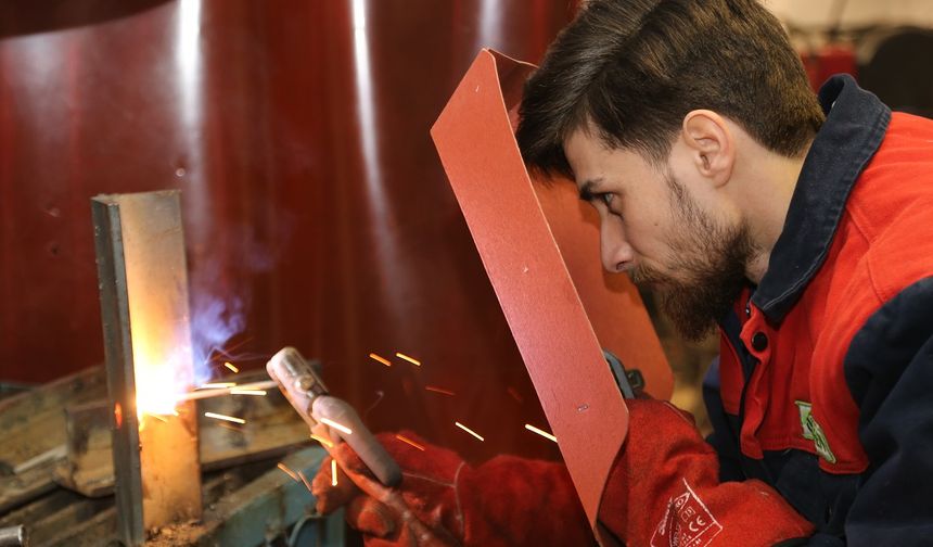 Büyükşehir'den eğitim ve istihdama destek