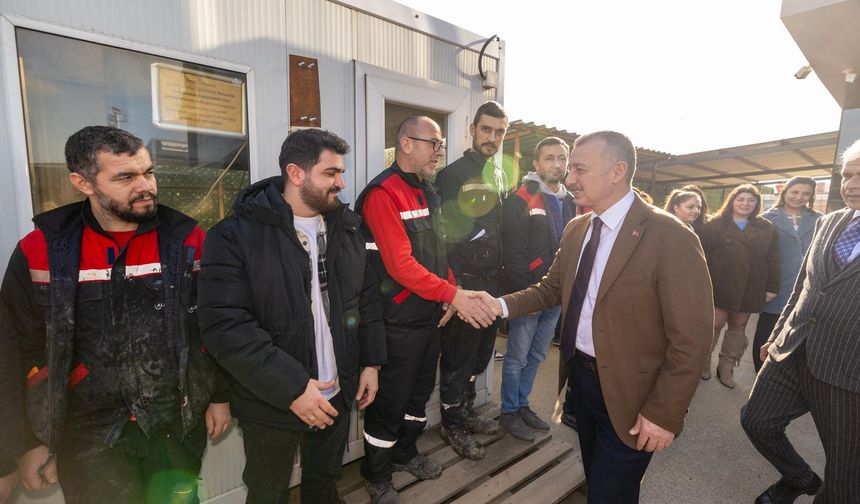 Büyükakın  çalışanlarla bir araya geldi