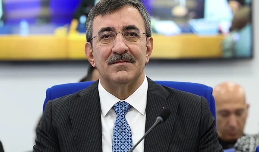 Yılmaz: Bayrağımıza yönelik saldırı cezasız kalmayacak!